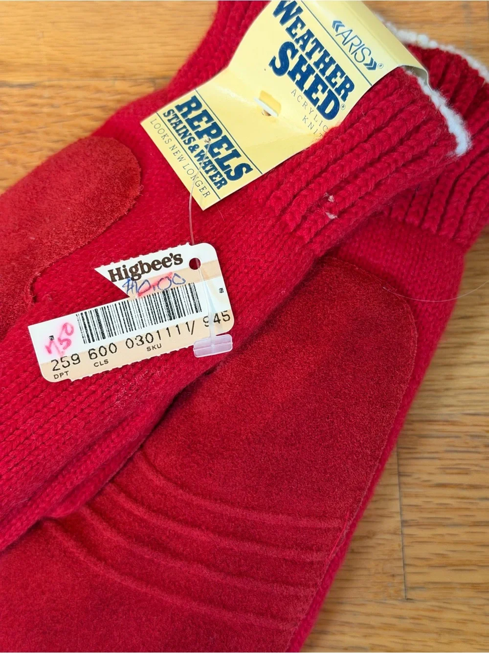 🆕Aris Weather Shed ladies Acrylic knit red‎ mittens NWT Palm lining Winter